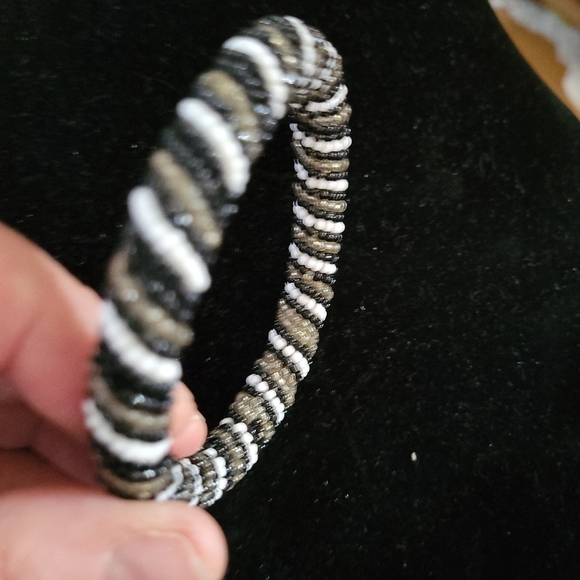Beaded bangle - Picture 5 of 5